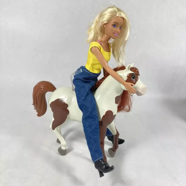 A 2013 Mattel Barbie Doll With 2 Horses Dated 2020