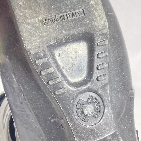 Black Nordica GP Overlap Ski Boots 26.0-26.5 With Yellow Allsop Boot Stand