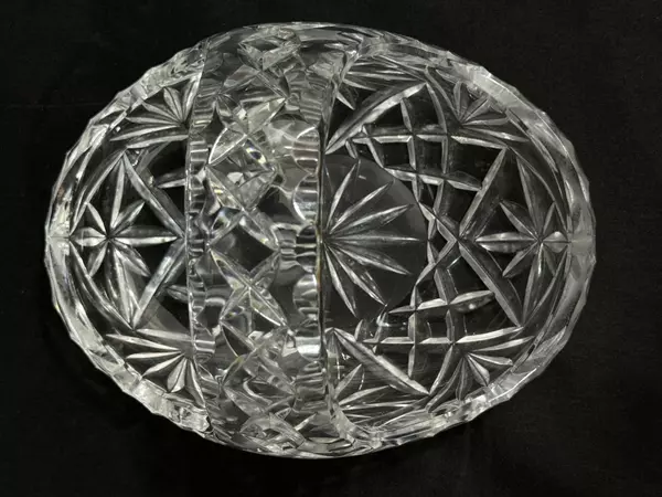 Vintage Crystal Basket with Criss Cross Star Pattern 6.25" Decorative Piece