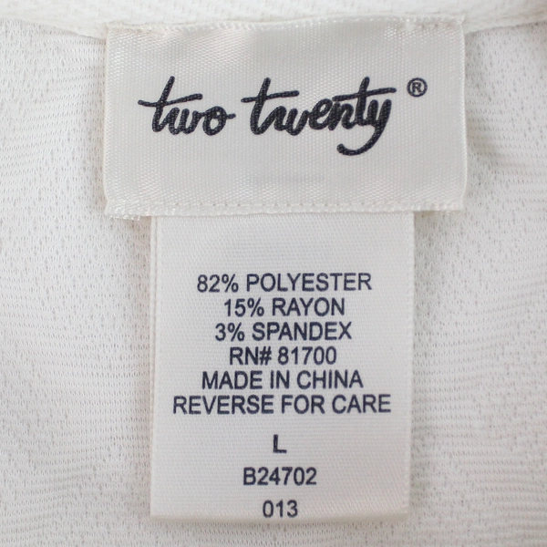 Two Twenty White Long-Sleeved Sweater Women's Large - Pre-owned, Stylish!