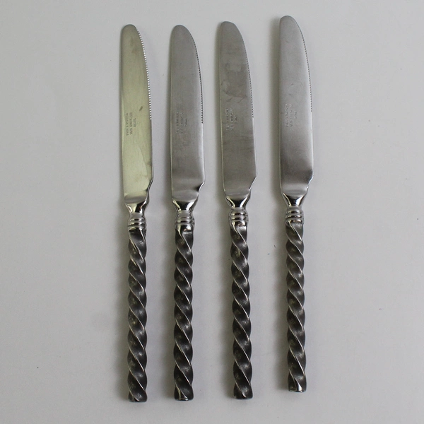 Lot of 4 Dinner Knives Pier One Imports 9" 18/8 Stainless Steel Twist