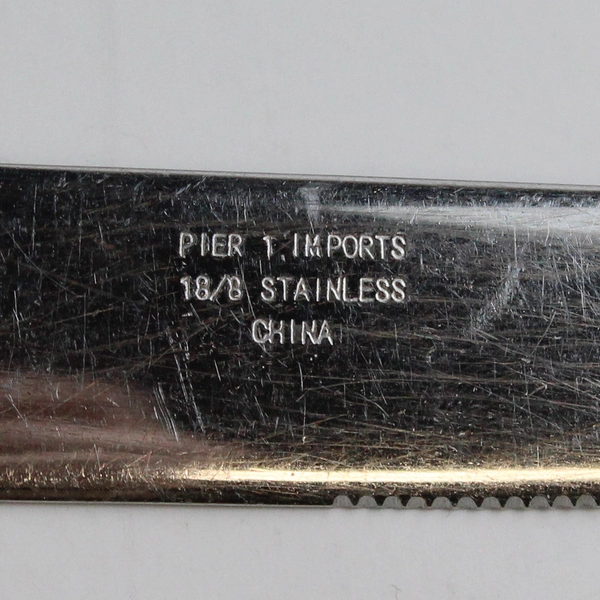 Lot of 4 Dinner Knives Pier One Imports 9" 18/8 Stainless Steel Twist