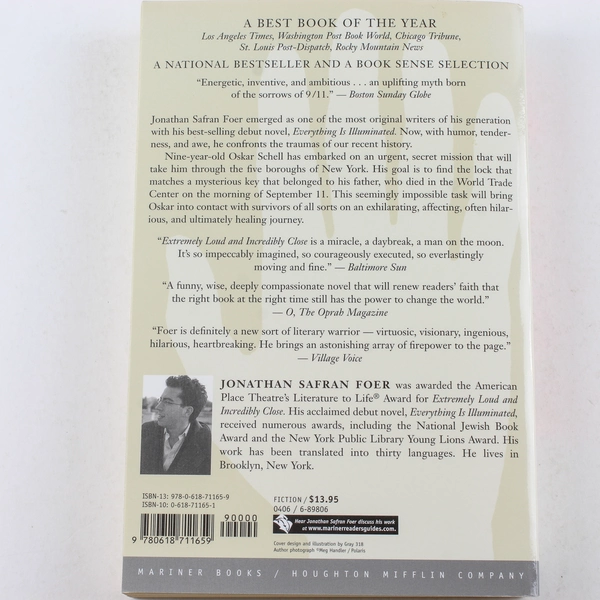Extremely Loud and Incredibly Close by Jonathan Safran Foer Paperback 2006
