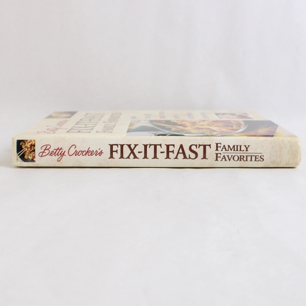 Betty Crocker's Fix-It-Fast Family Favorites Cookbook 2000 1st Edition Hardcover