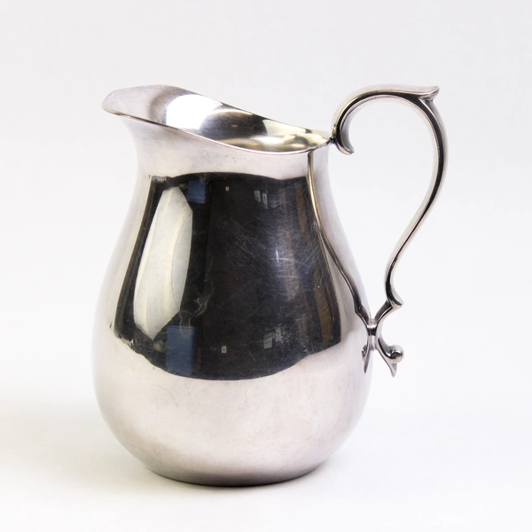 Vintage 1 Pint Reed & Barton Silverplated Creamer 967