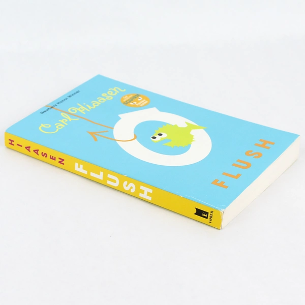 Flush by Carl Hiaasen 2007 Trade Paperback - Very Good Condition