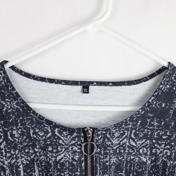 Unbranded Black and Gray Half-Zip Long-Sleeved Shirt Women's XL