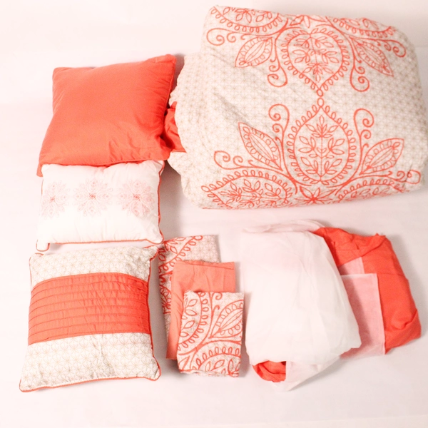 Smith Street Home Collection 7 Piece Bed Set Orange & White Size King