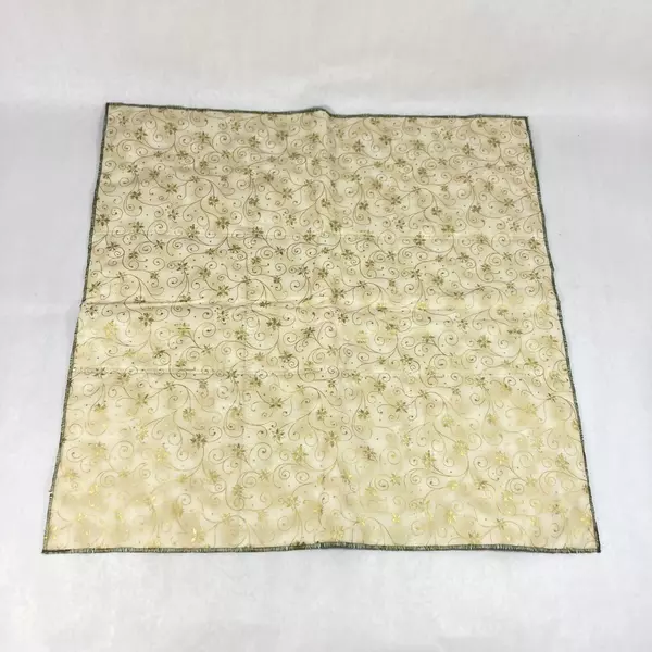 Machine Sewn And Embroidered Quilted Tree Skirt Or Wall Hanging