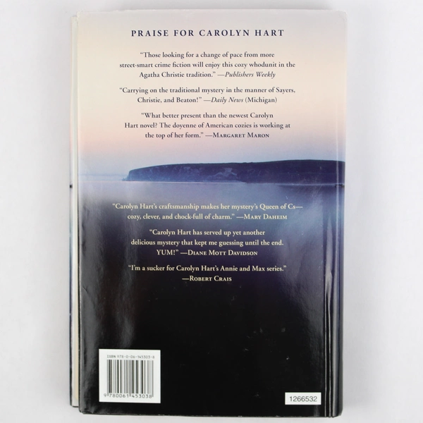 Dare to Die by Carolyn Hart A Death on Demand Mystery 2009 Hardcover Dust Jacket