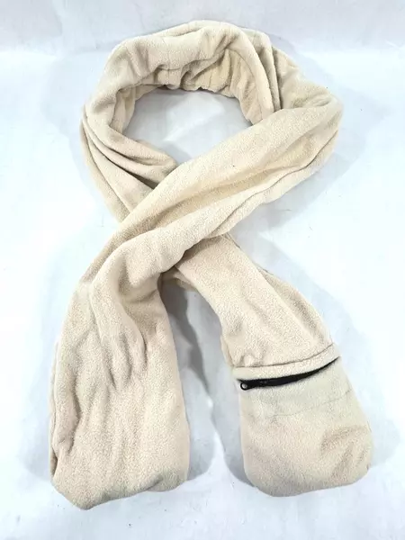 2009 Telebrands Therma Scarf Camel Microwaveable with Pockets - Pre-owned