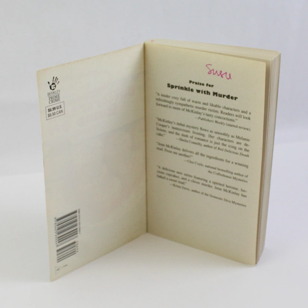 Cupcake Bakery Mystery: Buttercream Bump Off by Jenn McKinlay 2011 Paperback