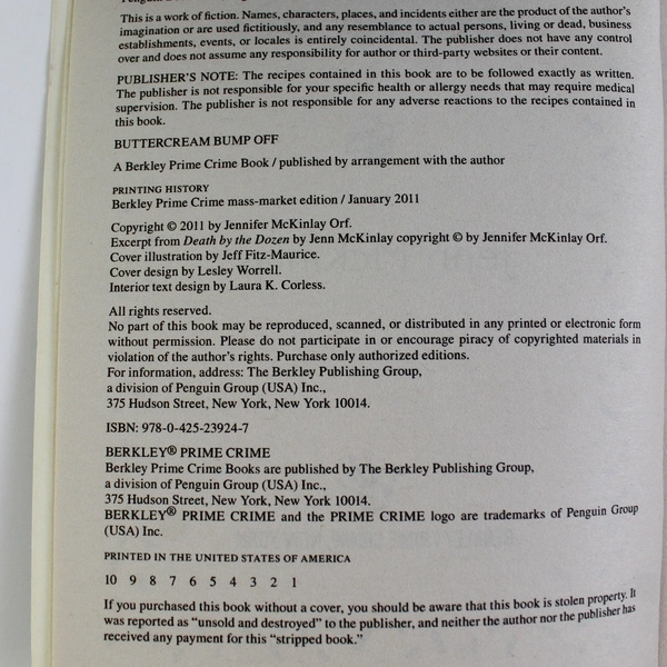 Cupcake Bakery Mystery: Buttercream Bump Off by Jenn McKinlay 2011 Paperback