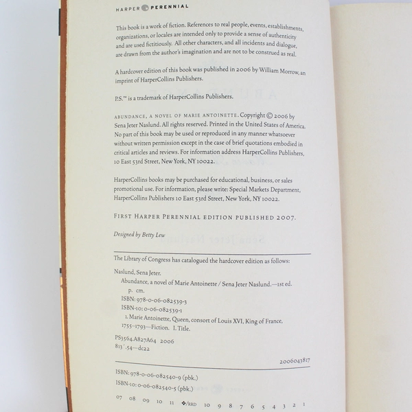 Abundance: A Novel of Marie Antoinette by Sena Jeter Naslund Paperback