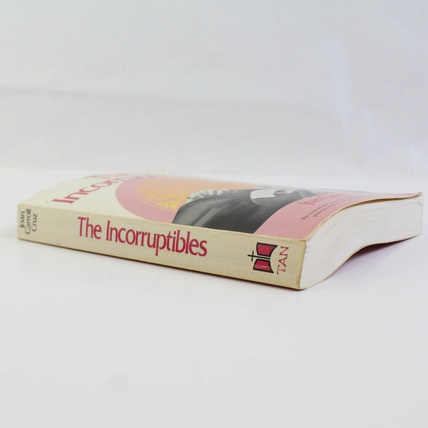 The Incorruptibles by Joan Carroll Cruz Paperback