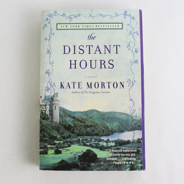 The Distant Hours by Kate Morton 2011 Paperback