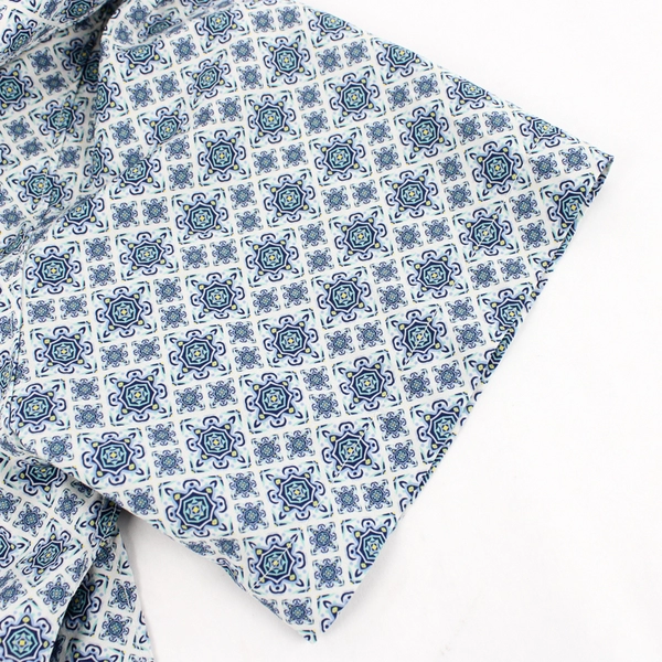 Monument Blue and White Patterned Short-Sleeved Button-Up Women's Size XL