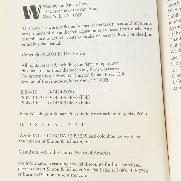 Deception Point by Dan Brown 2006 Paperback Book - Good Condition