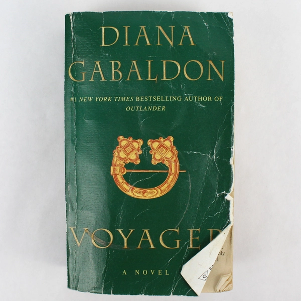 Voyager by Diana Gabaldon - Outlander Series Book 3 - 2002 Paperback