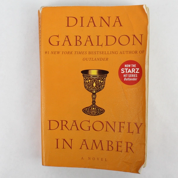 Dragonfly In Amber by Diana Gabaldon 2016 Paperback - Outlander Series Book