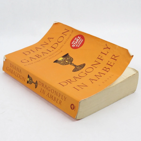 Dragonfly In Amber by Diana Gabaldon 2016 Paperback - Outlander Series Book