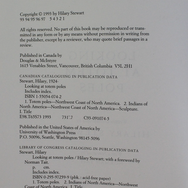 Looking at Totem Poles by Hilary Stewart 1993 UW Press PB Good Condition