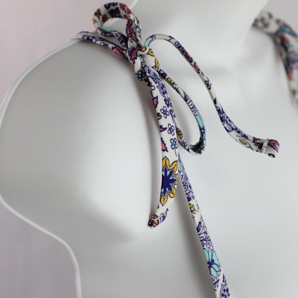 NWT Xhilaration Paisley Bikini Top Women's 14W Stylish Swimwear Beach Pool