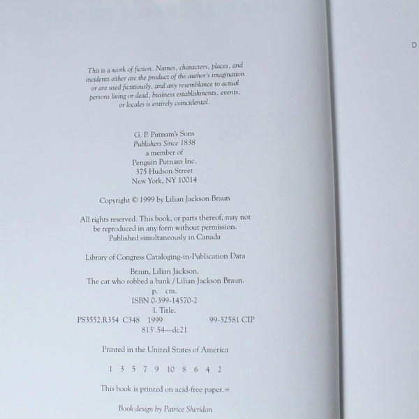 The Cat Who Robbed a Bank by Lilian Jackson Braun 1999 Hardcover - Pre-owned