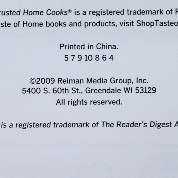 Taste of Home Light Cooking Done Right Cookbook 2009 HC - 200 Slimmed Classics