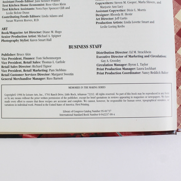 Leisure Arts Easy As Pie Shortcuts to Making Fabulous Desserts 1996 Hardcover