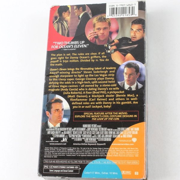 Ocean's Eleven VHS Movie 2002 Warner Bros Clooney Pitt Damon Roberts