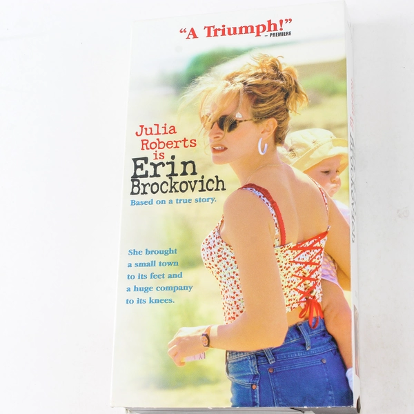 Erin Brockovich VHS 2000 Movie Julia Roberts Pre-Owned Rated R