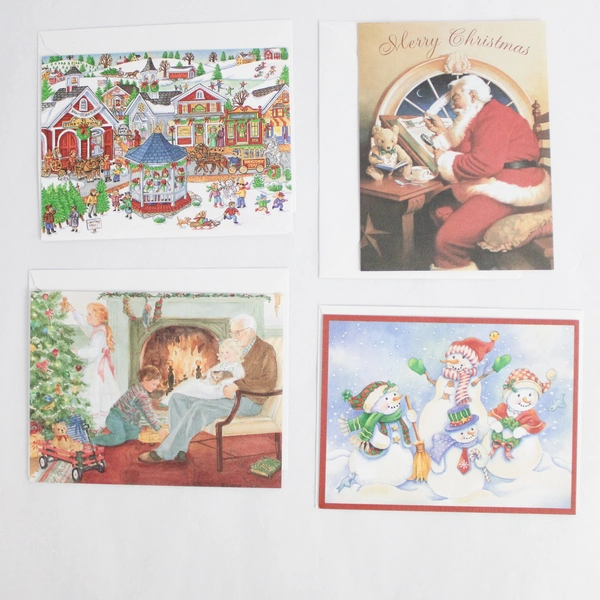 Lot of 12 Christmas Holiday Greeting Cards With Envelopes