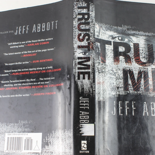 Trust Me by Jeff Abbott Hardcover Novel 2009 Penguin - Good Condition