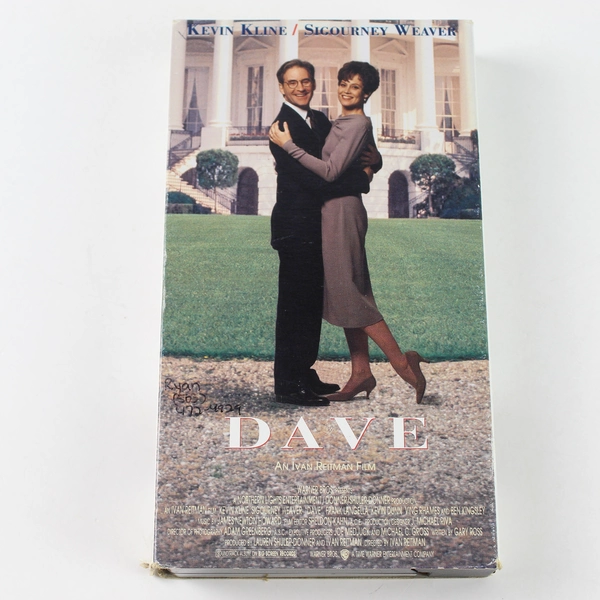 Dave VHS 1993 Warner Bros Kevin Kline Sigourney Weaver