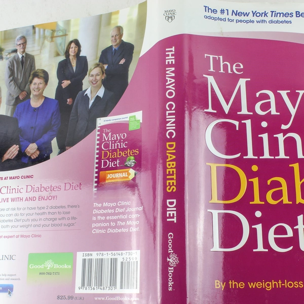Mayo Clinic Diabetes Diet Book - Pre-Owned, Good Condition, Health Guide