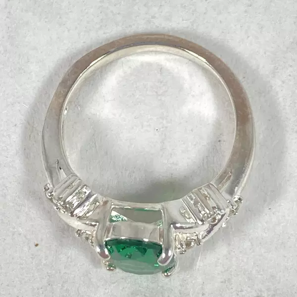 Women's Size 6 Emerald Cubic Zirconia Ring