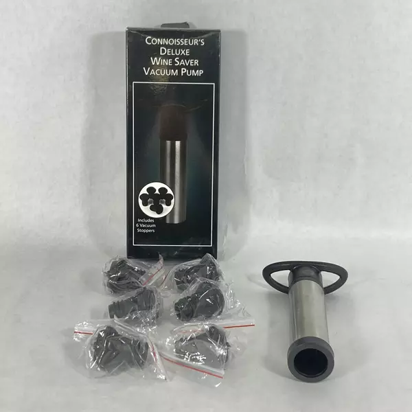 Drinks Connoisseurs Deluxe Wine Saver Vacuum Pump With Six Stoppers