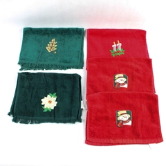 Lot of 5 Red & Green Embroidered Christmas Dishcloths Holiday Kitchen Decor
