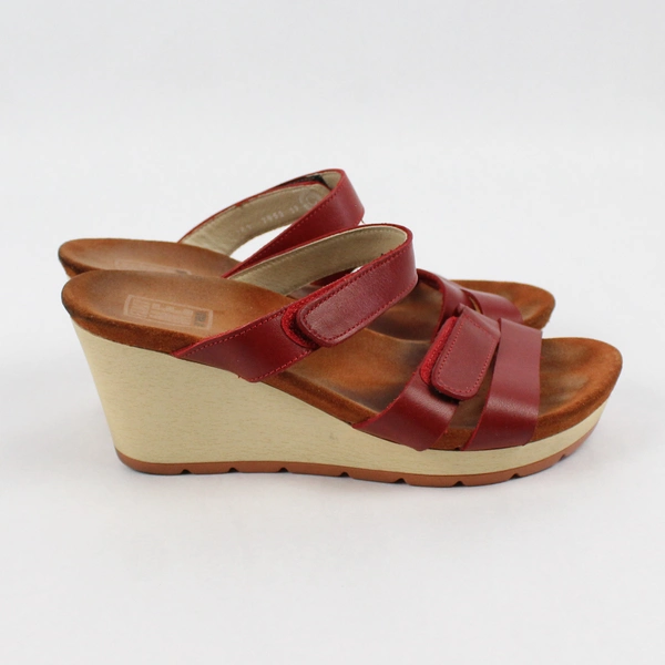 Fancy Me by Wolky Wedge Heel Sandal Women's 39 Red Straps