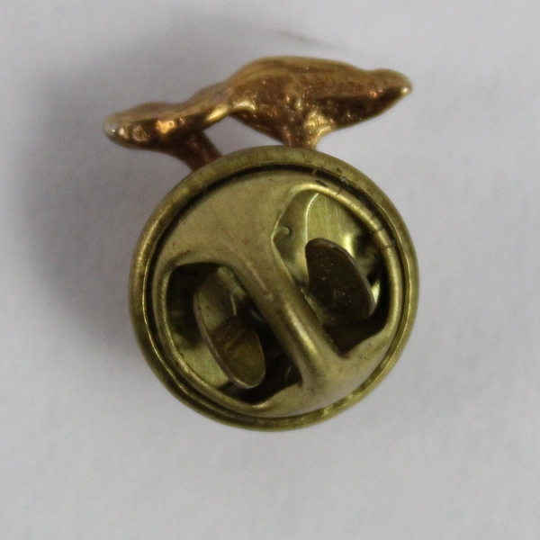 Vintage Gold Tone Metal Apple Lapel Pin Accessory