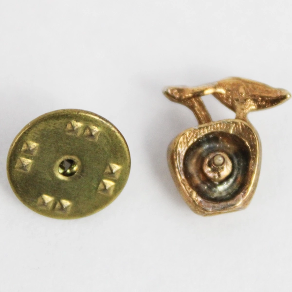 Vintage Gold Tone Metal Apple Lapel Pin Accessory