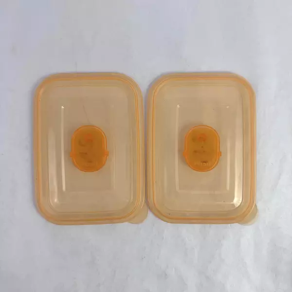 Lot of 11 Food Containers 7pc Square Set w/ Lids 16.6 oz & 4pc Rectangle w/ Lids