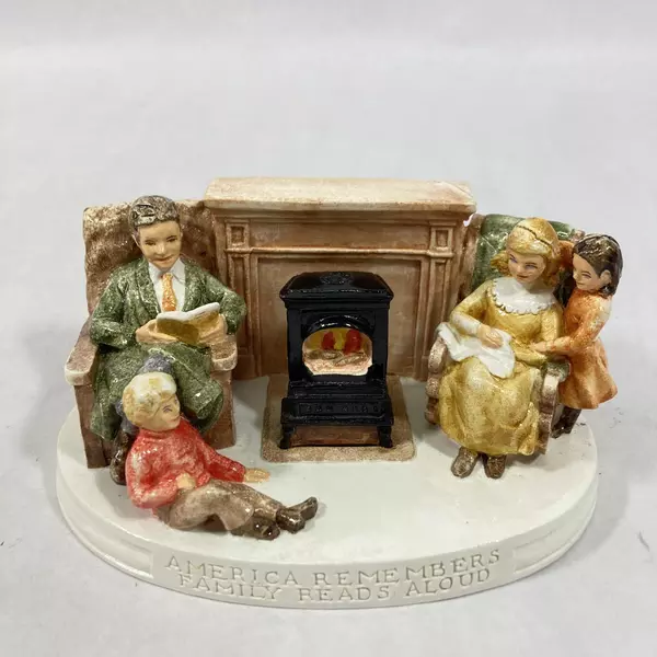 Vintage 1980 Sebastian Miniature America Remembers Family Reading Aloud 2102