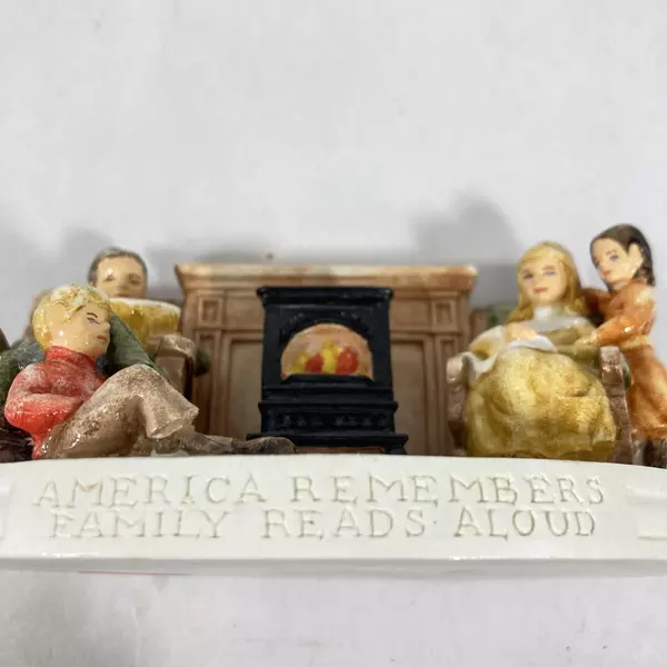 Vintage 1980 Sebastian Miniature America Remembers Family Reading Aloud 2102