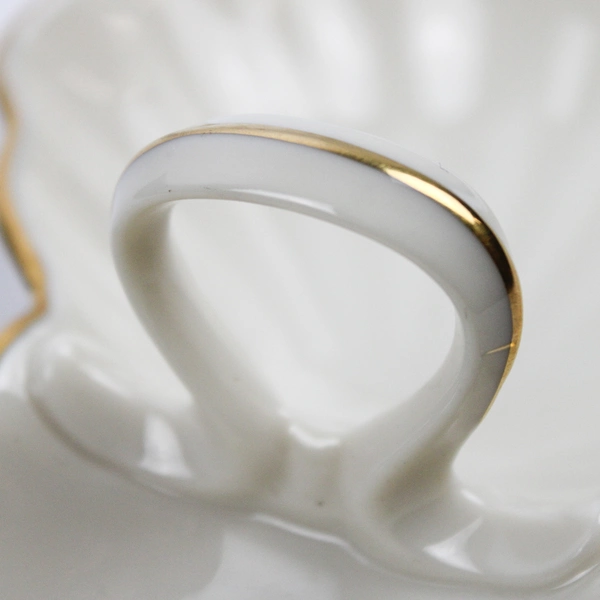 Lenox Clamshell Candy & Nut Dish White Ceramic With Painted Gold Trim