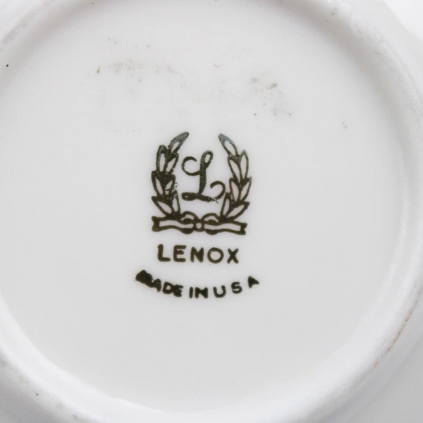 Lenox Clamshell Candy & Nut Dish White Ceramic With Painted Gold Trim