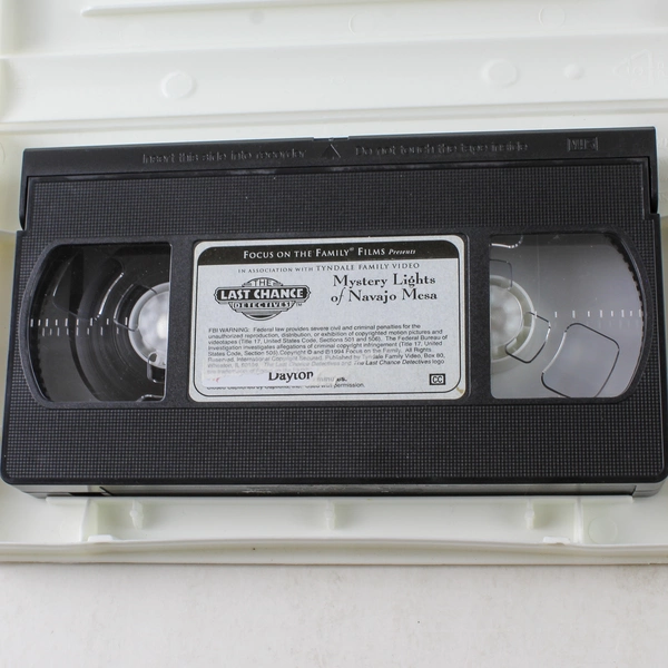 The Last Chance Detectives: Mystery Lights of Navajo Mesa VHS - 1994 Clamshell