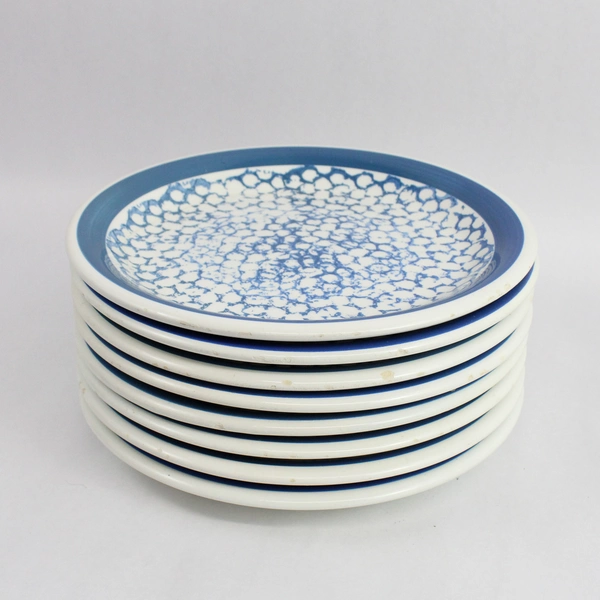 Lot of 8 Italian Unbranded Ceramic Dinner Plates With Scale Pattern