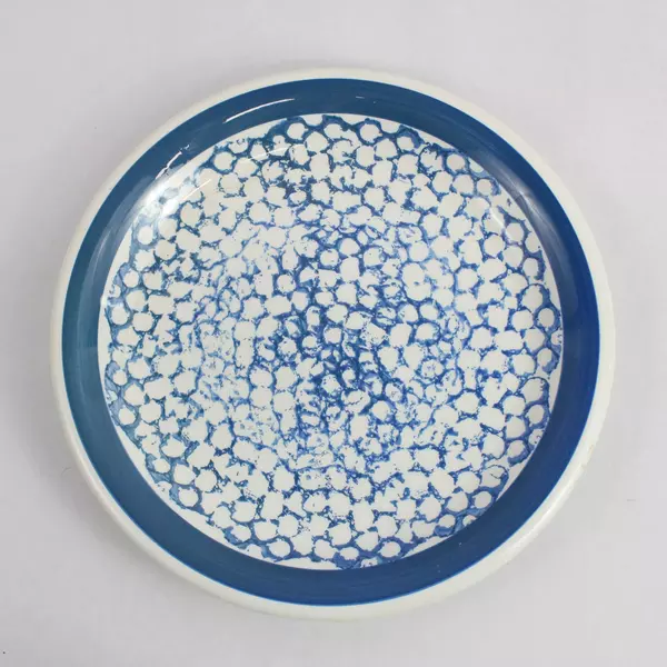 Lot of 8 Italian Unbranded Ceramic Dinner Plates With Scale Pattern